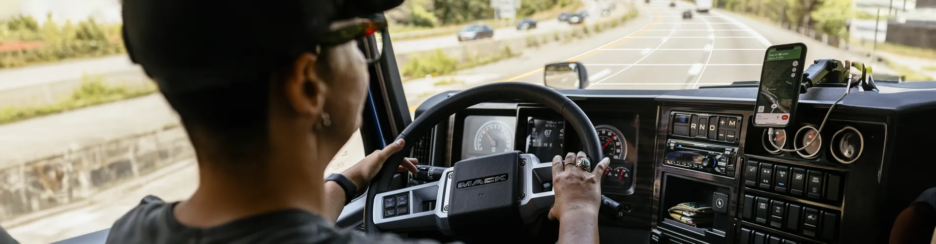 Tips para una conducción segura de camiones en carretera